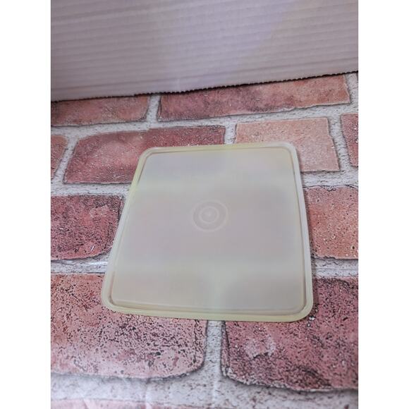 Vintage TUPPERWARE Clear Plastic Sandwich Container With Lids #670-29 #670-31 - Picture 7 of 7
